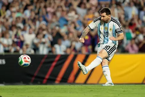 بمشاركة ميسي.. منتخب الأرجنتين يمطر شباك أيسلندا وديًا
